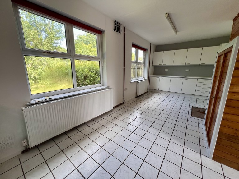 Images for Trelech, Carmarthenshire, Tre-lech EAID:swift BID:0004-7720-8cbe-d305