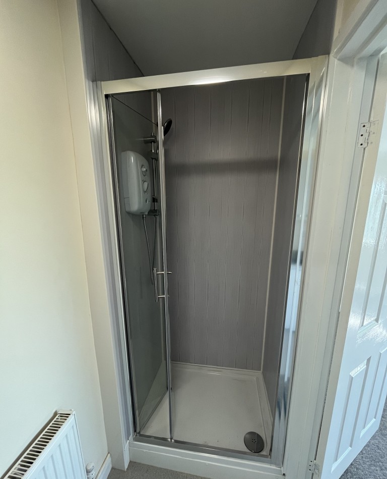 Images for Carmarthen, Carmarthenshire EAID:swift BID:0004-7720-8cbe-d305