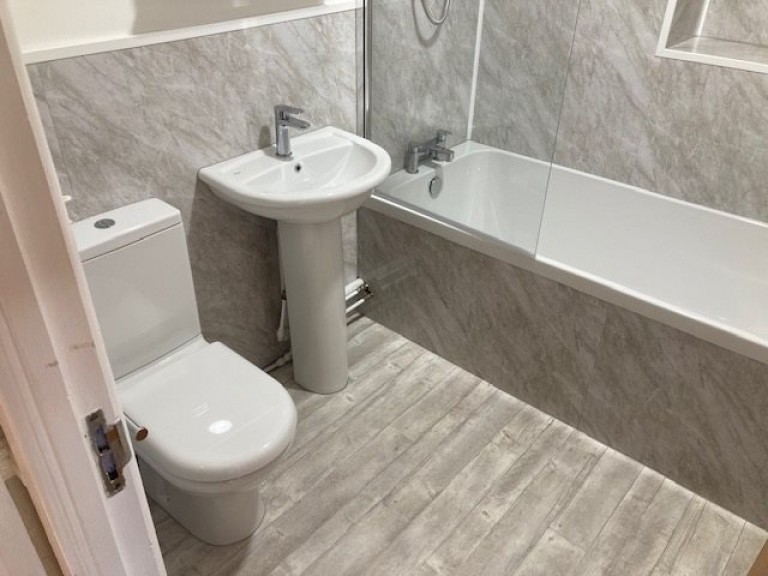 Images for Johnstown, Carmarthen, Carmarthenshire EAID:swift BID:0004-7720-8cbe-d305