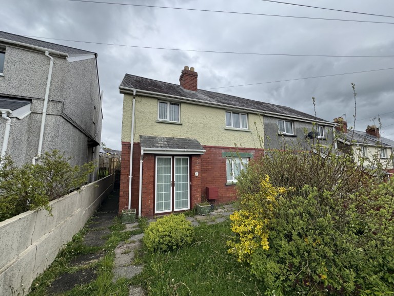 Images for Carmarthen EAID:swift BID:0004-7720-8cbe-d305