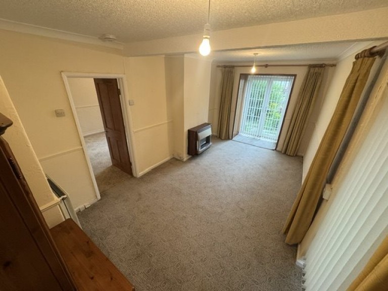 Images for Carmarthen EAID:swift BID:0004-7720-8cbe-d305