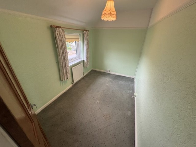 Images for Carmarthen EAID:swift BID:0004-7720-8cbe-d305