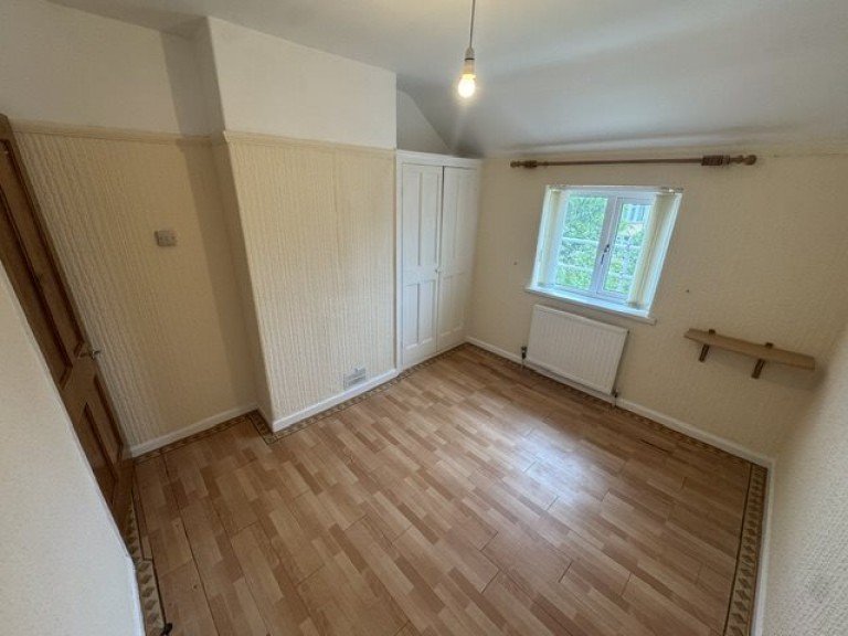 Images for Carmarthen EAID:swift BID:0004-7720-8cbe-d305