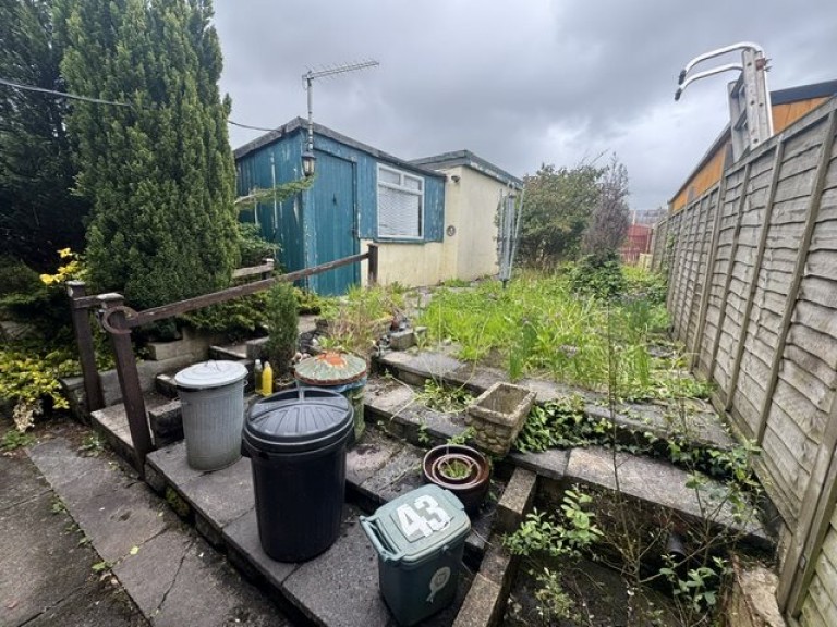 Images for Carmarthen EAID:swift BID:0004-7720-8cbe-d305