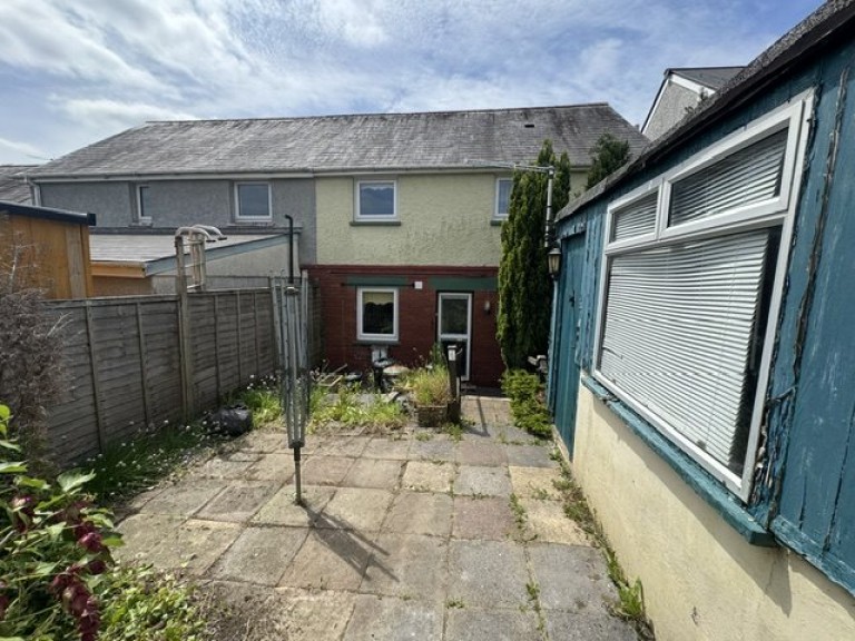 Images for Carmarthen EAID:swift BID:0004-7720-8cbe-d305
