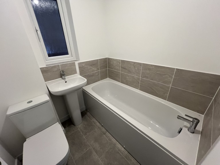 Images for Pembrey, Burry Port, Carmarthenshire EAID:swift BID:0004-7720-8cbe-d305