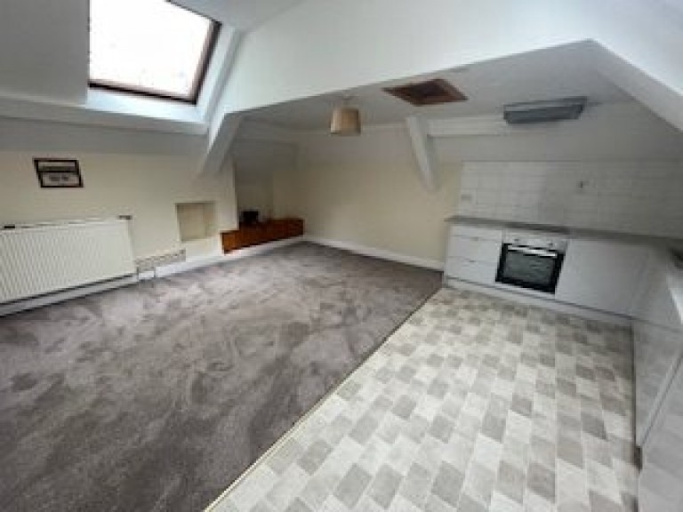 Images for Carmarthen, Carmarthenshire EAID:swift BID:0004-7720-8cbe-d305