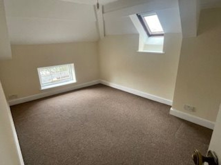 Images for Carmarthen, Carmarthenshire EAID:swift BID:0004-7720-8cbe-d305