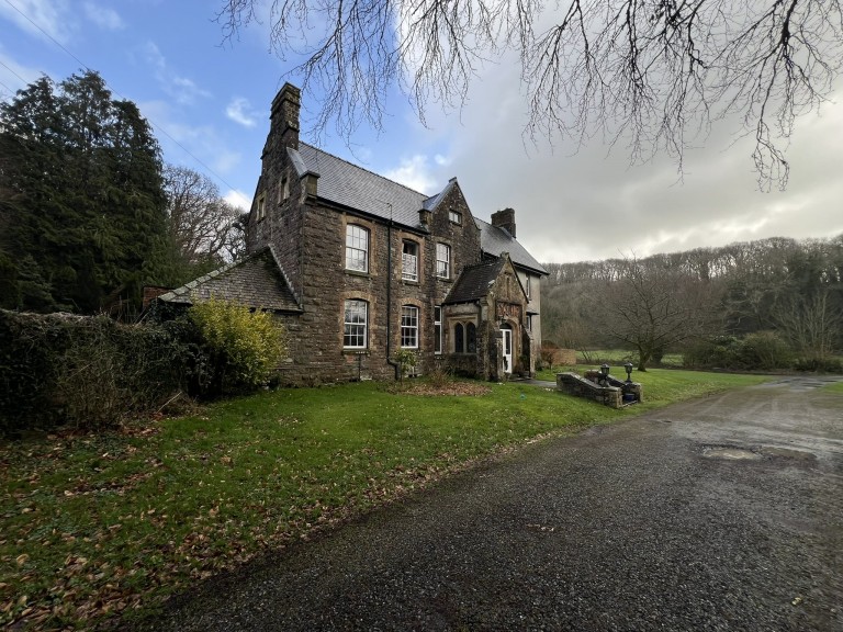 Images for Carmarthenshire EAID:swift BID:0004-7720-8cbe-d305