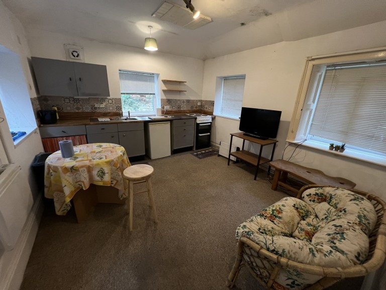 Images for Carmarthenshire EAID:swift BID:0004-7720-8cbe-d305