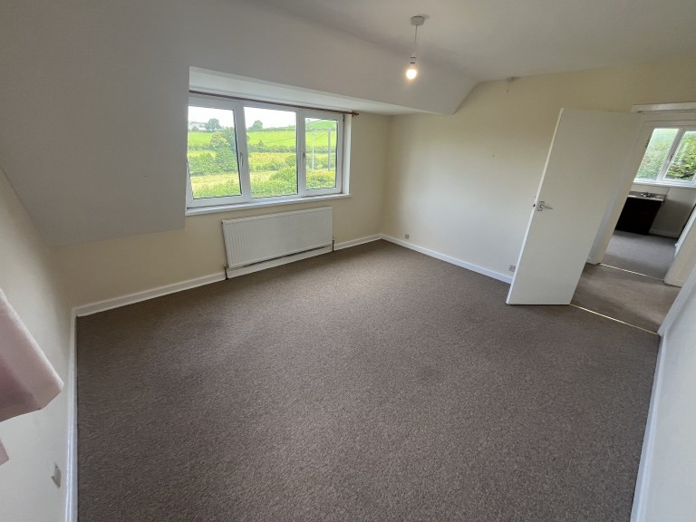 Images for Carmarthen, Carmarthenshire, Llangunnor EAID:swift BID:0004-7720-8cbe-d305