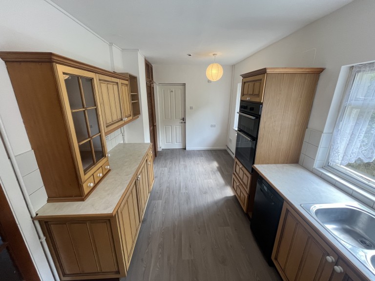 Images for Carmarthen, Carmarthenshire, Llangunnor EAID:swift BID:0004-7720-8cbe-d305