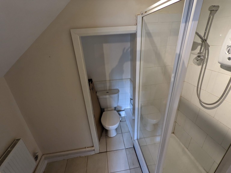 Images for Carmarthen, Carmarthenshire EAID:swift BID:0004-7720-8cbe-d305