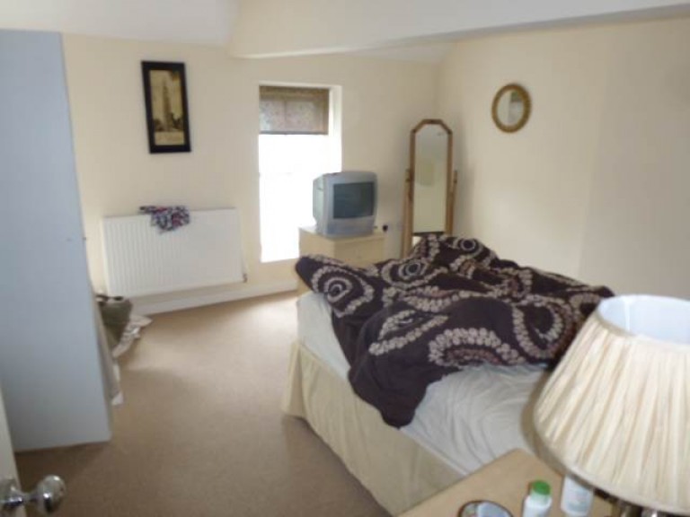 Images for Carmarthen, Carmarthenshire EAID:swift BID:0004-7720-8cbe-d305