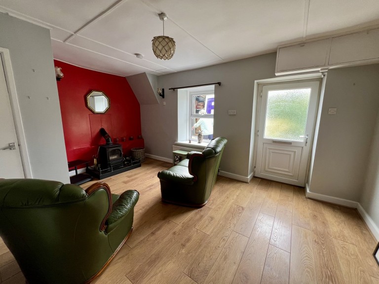Images for Carmarthen EAID:swift BID:0004-7720-8cbe-d305
