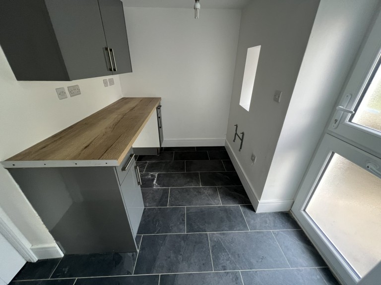 Images for Carmarthen, Carmarthenshire EAID:swift BID:0004-7720-8cbe-d305