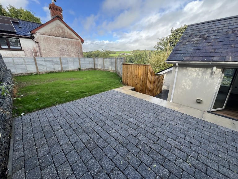 Images for Carmarthen, Carmarthenshire EAID:swift BID:0004-7720-8cbe-d305