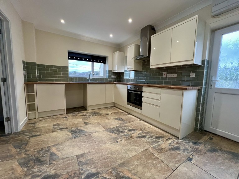 Images for Llandysul, Pentre-cwrt EAID:swift BID:0004-7720-8cbe-d305