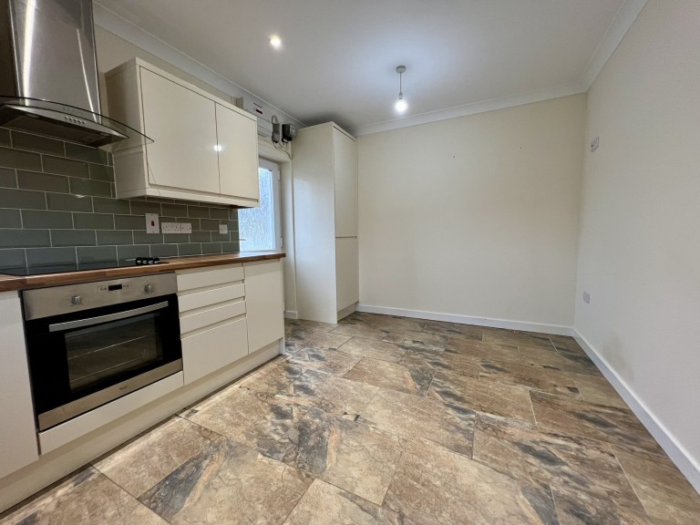 Images for Llandysul, Pentre-cwrt EAID:swift BID:0004-7720-8cbe-d305