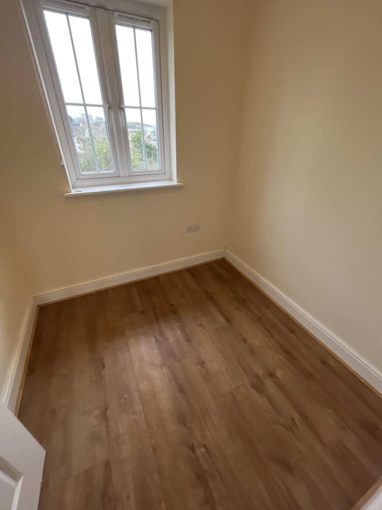 Images for Cardigan, Ceredigion EAID:swift BID:0004-7720-8cbe-d305