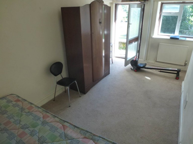 Images for Llanybydder, Ceredigion, Cwrt-newydd EAID:swift BID:0004-7720-8cbe-d305