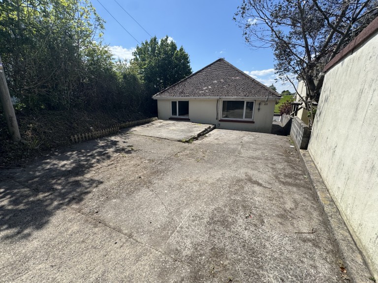 Images for Carmarthen EAID:swift BID:0004-7720-8cbe-d305