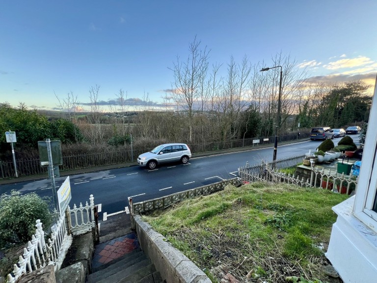 Images for Carmarthen, Carmarthenshire EAID:swift BID:0004-7720-8cbe-d305