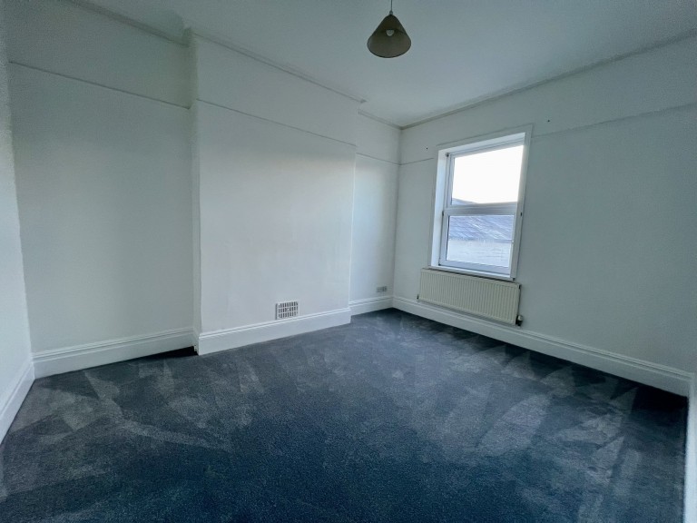 Images for Carmarthen, Carmarthenshire EAID:swift BID:0004-7720-8cbe-d305