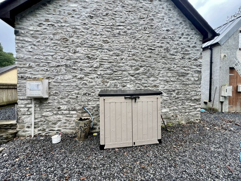 Images for Llanwrda, Carmarthenshire EAID:swift BID:0004-7720-8cbe-d305