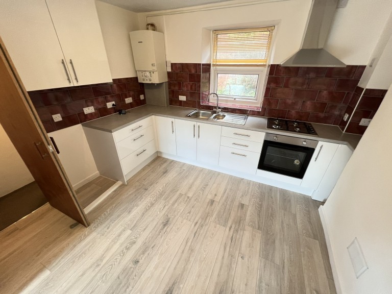 Images for Carmarthen, Carmarthenshire EAID:swift BID:0004-7720-8cbe-d305