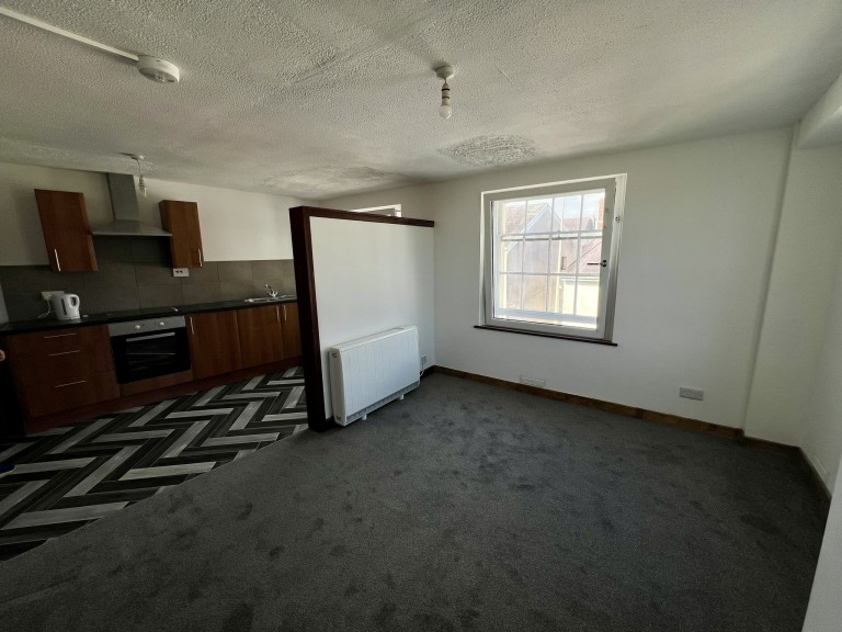 Images for Carmarthen EAID:swift BID:0004-7720-8cbe-d305