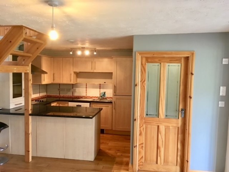 Images for Carmarthen, Carmarthenshire EAID:swift BID:0004-7720-8cbe-d305