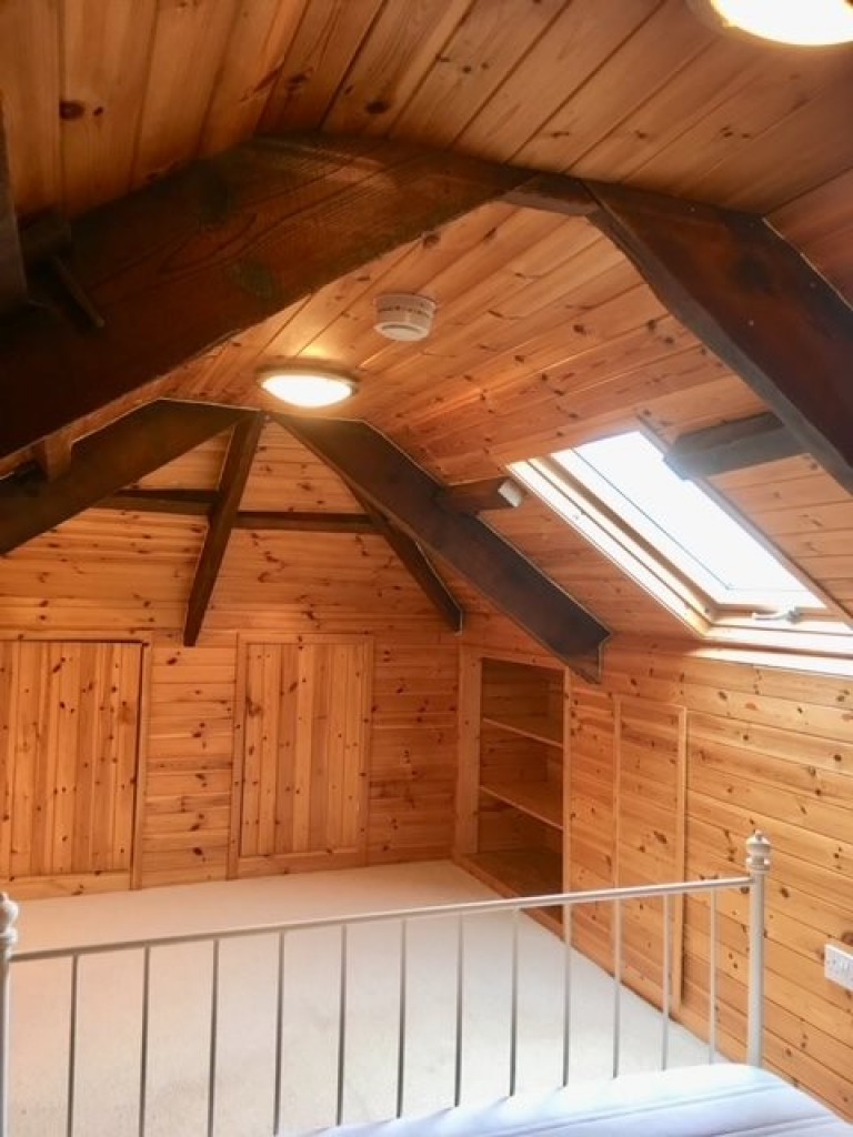 Images for Carmarthen, Carmarthenshire EAID:swift BID:0004-7720-8cbe-d305