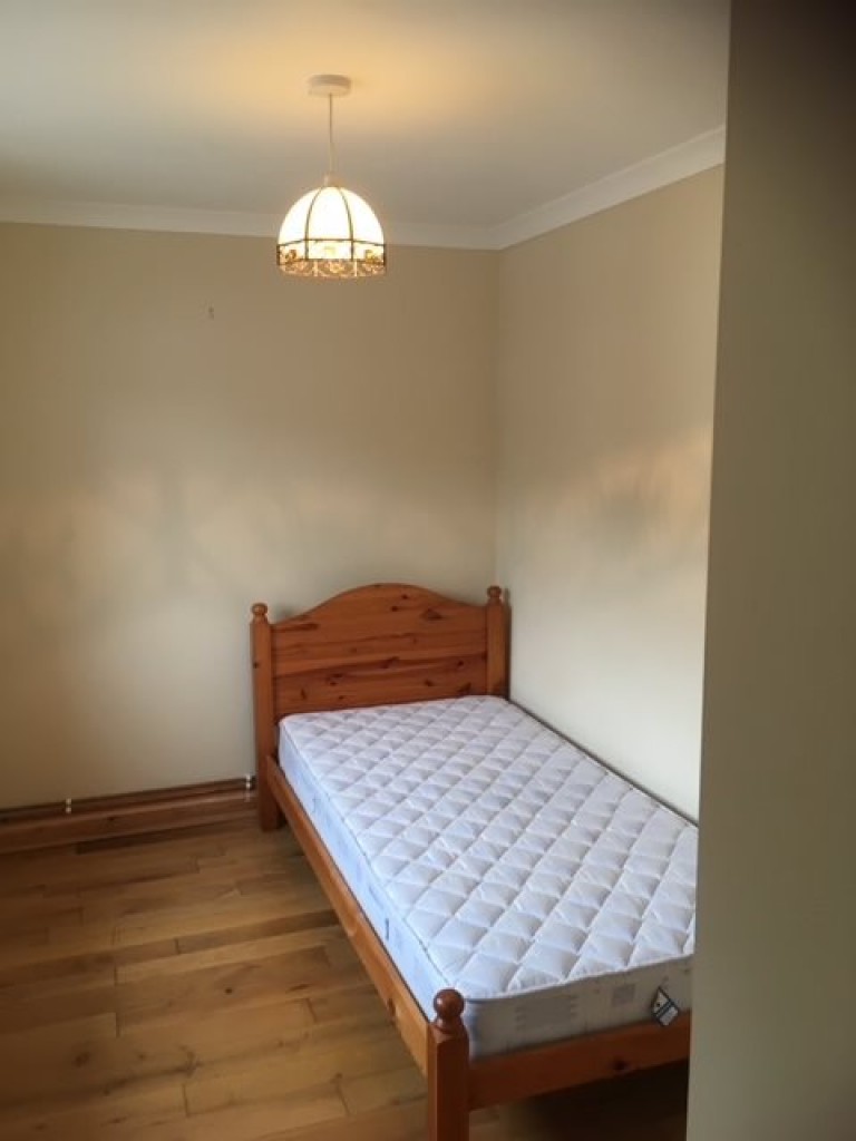 Images for Carmarthen, Carmarthenshire EAID:swift BID:0004-7720-8cbe-d305