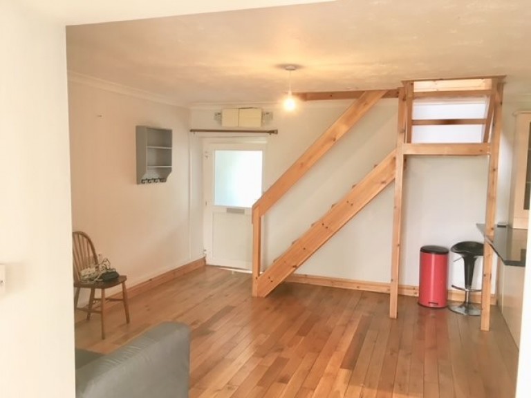 Images for Carmarthen, Carmarthenshire EAID:swift BID:0004-7720-8cbe-d305