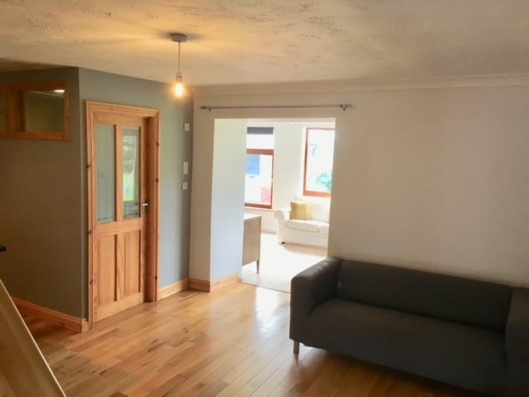 Images for Carmarthen, Carmarthenshire EAID:swift BID:0004-7720-8cbe-d305