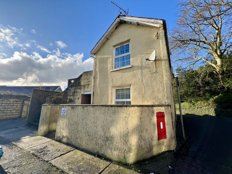 Images for Carmarthen, Carmarthenshire EAID:swift BID:0004-7720-8cbe-d305