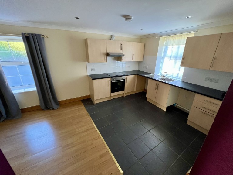 Images for Carmarthen, Carmarthenshire EAID:swift BID:0004-7720-8cbe-d305