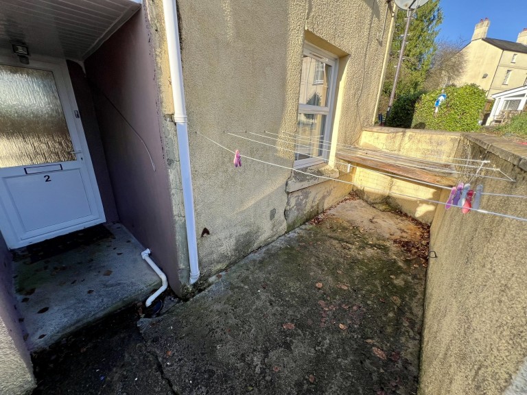 Images for Carmarthen, Carmarthenshire EAID:swift BID:0004-7720-8cbe-d305