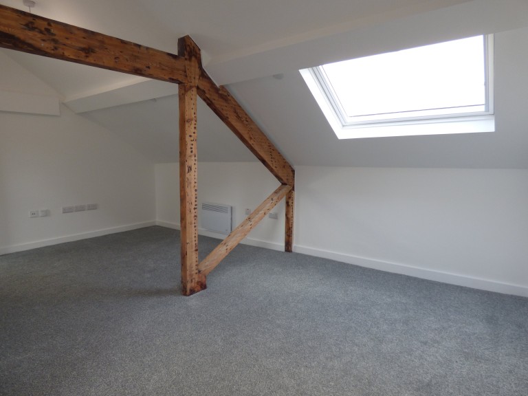 Images for Queen Street, Carmarthen, Carmarthenshire EAID:swift BID:0004-7720-8cbe-d305