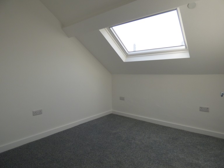 Images for Queen Street, Carmarthen, Carmarthenshire EAID:swift BID:0004-7720-8cbe-d305