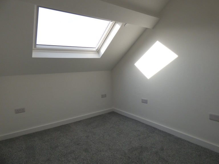 Images for Queen Street, Carmarthen, Carmarthenshire EAID:swift BID:0004-7720-8cbe-d305