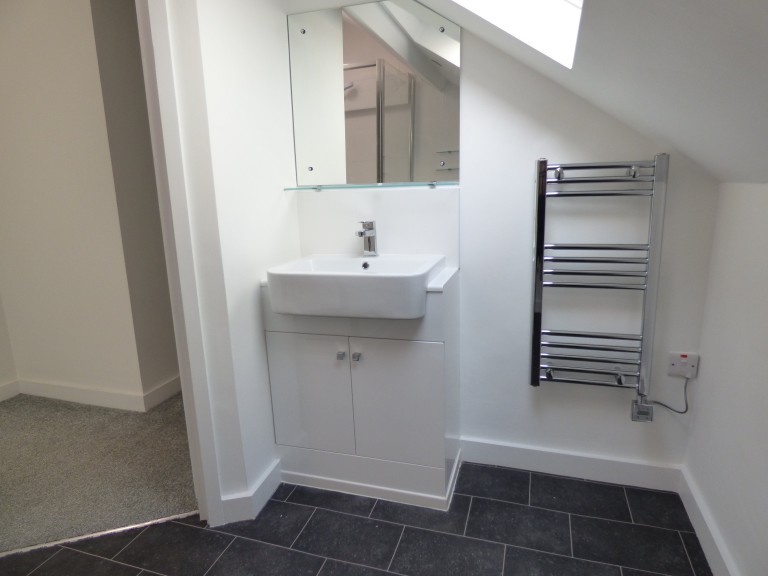 Images for Queen Street, Carmarthen, Carmarthenshire EAID:swift BID:0004-7720-8cbe-d305