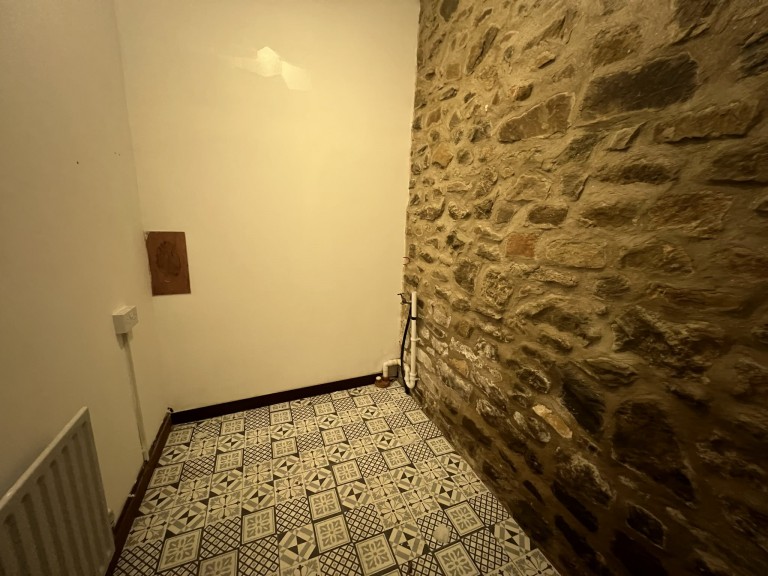 Images for Carmarthenshire EAID:swift BID:0004-7720-8cbe-d305