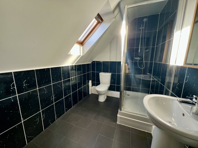 Images for Carmarthen, Carmarthenshire EAID:swift BID:0004-7720-8cbe-d305