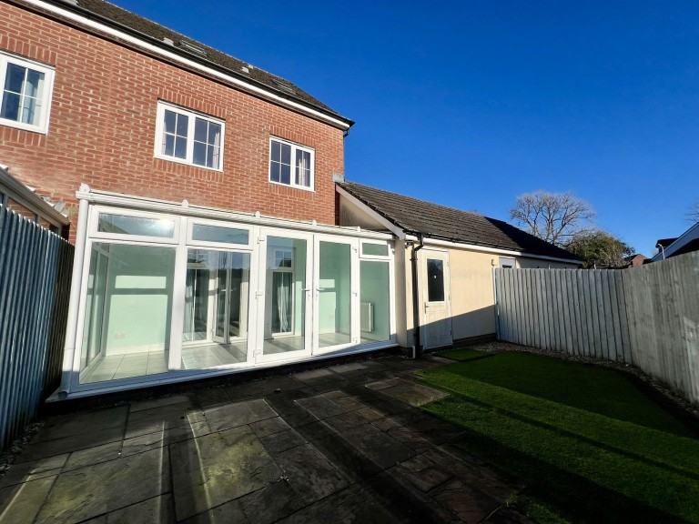 Images for Carmarthen, Carmarthenshire EAID:swift BID:0004-7720-8cbe-d305