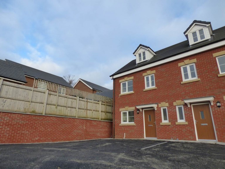Images for Llangunnor, Carmarthenshire EAID:swift BID:0004-7720-8cbe-d305
