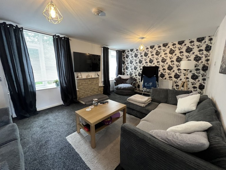 Images for Carmarthen, Carmarthenshire, Tregynwr EAID:swift BID:0004-7720-8cbe-d305