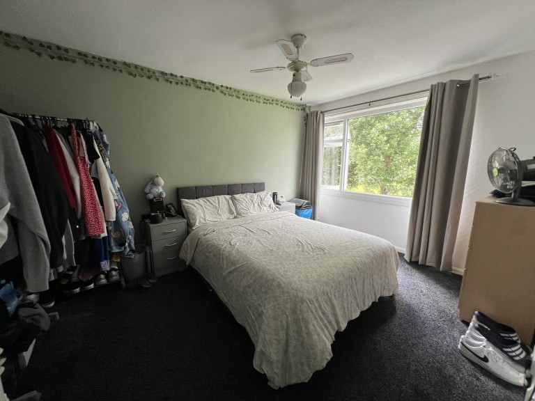 Images for Carmarthen, Carmarthenshire, Tregynwr EAID:swift BID:0004-7720-8cbe-d305