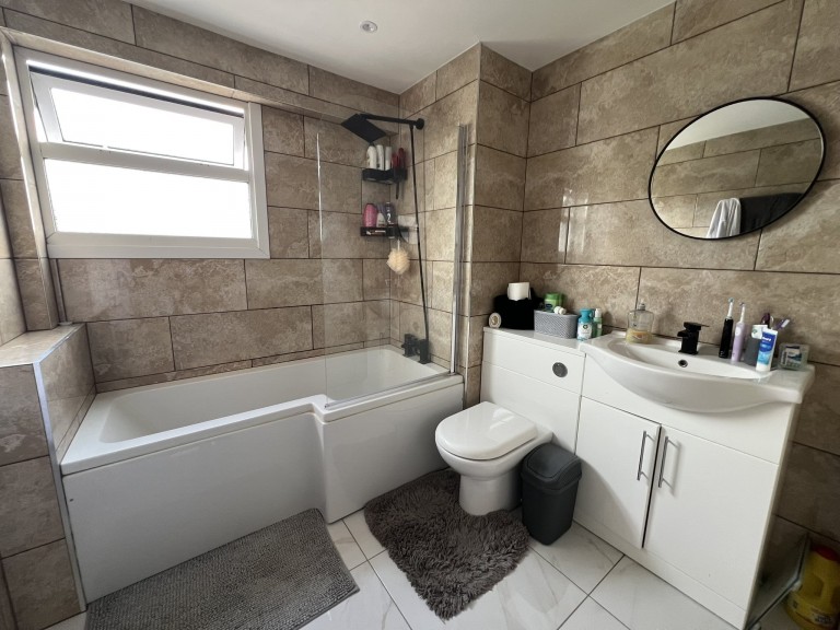 Images for Carmarthen, Carmarthenshire, Tregynwr EAID:swift BID:0004-7720-8cbe-d305